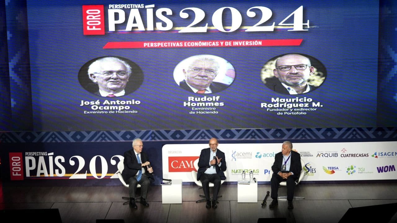 photologuephotos2023-12foro_perspectivas_paisjpg