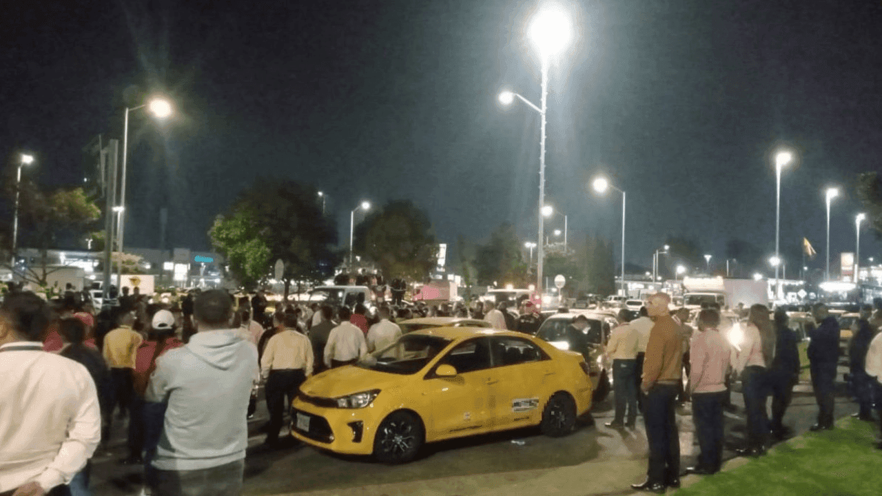 photologuephotos2024-04peleas-entre-taxistas-motociclistas-conductores-el-doradopng