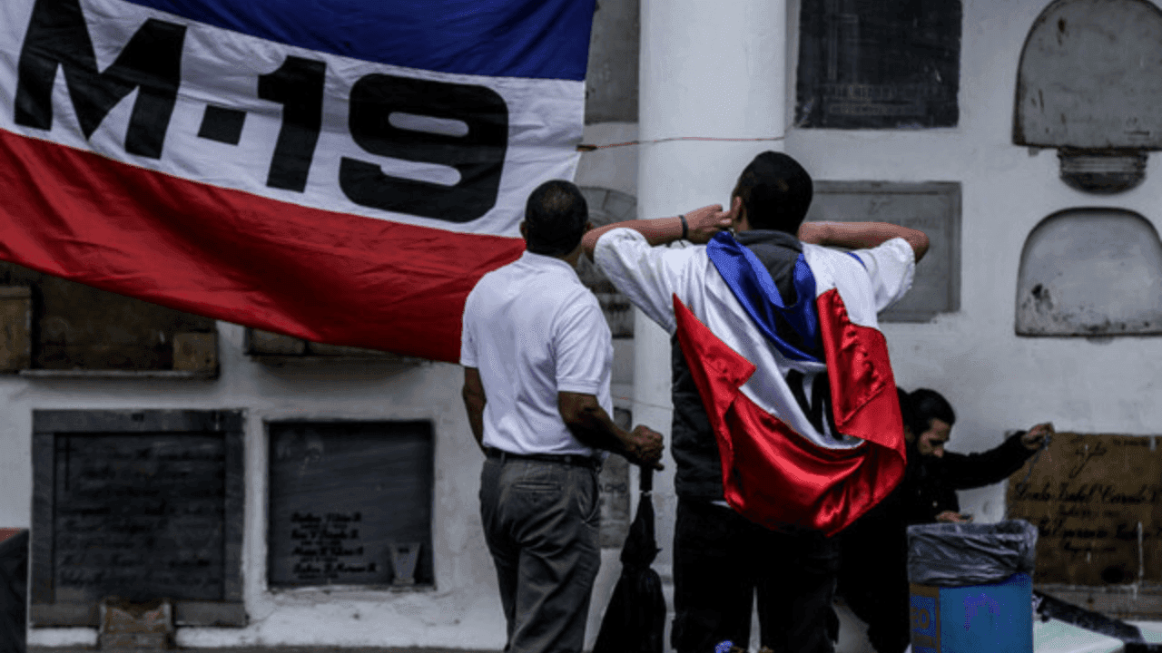 photologuephotos2024-04petropide-ondear-bandera-m19png