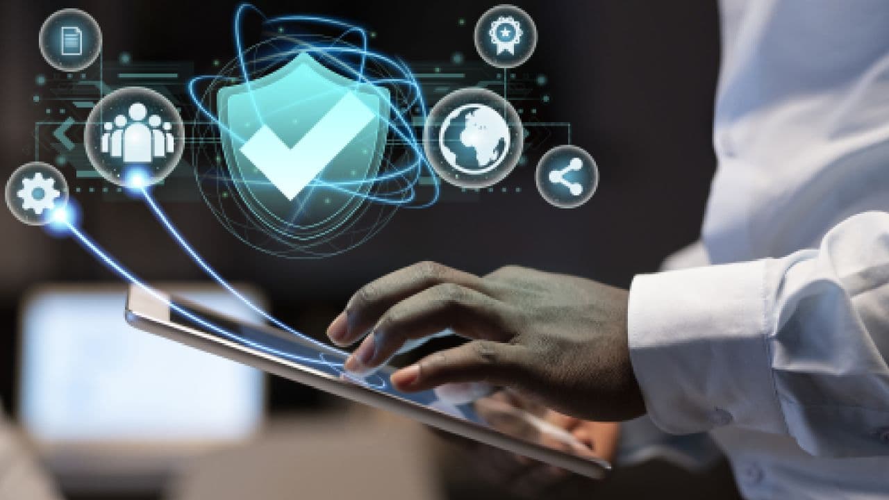 photologuephotos2024-06becas-gratis-ciberseguridad-google-minticjpg