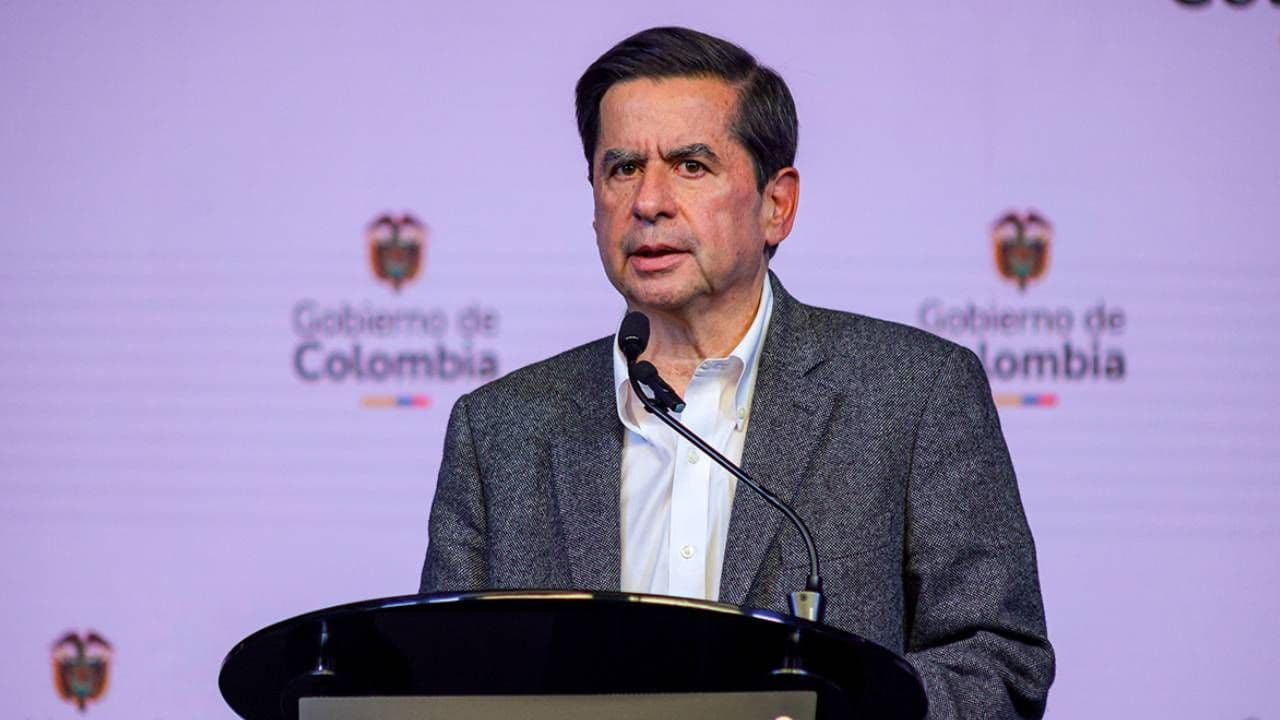 photologuephotos2024-09ministro_del_interior_juan_fernando_cristo_llama_intransigentes_a_camioneros_y_pide_habilitar_corredores_humanitariosjpg