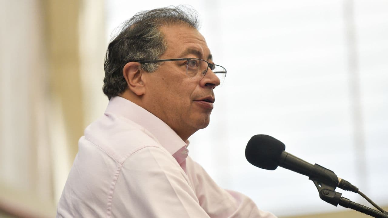 photologuephotos2024-08gustavo-petro-tejido-humanojpg