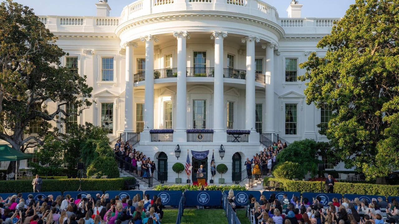 photologuephotos2024-10presidente_biden_en_la_casa_blancajpg