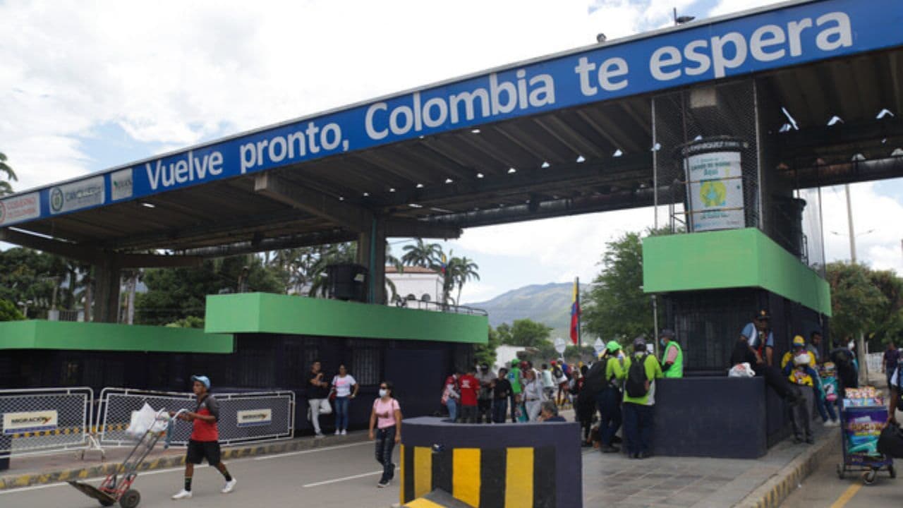 photologuephotos2025-01venezuela_reabrio_la_frontera_con_colombiajpg