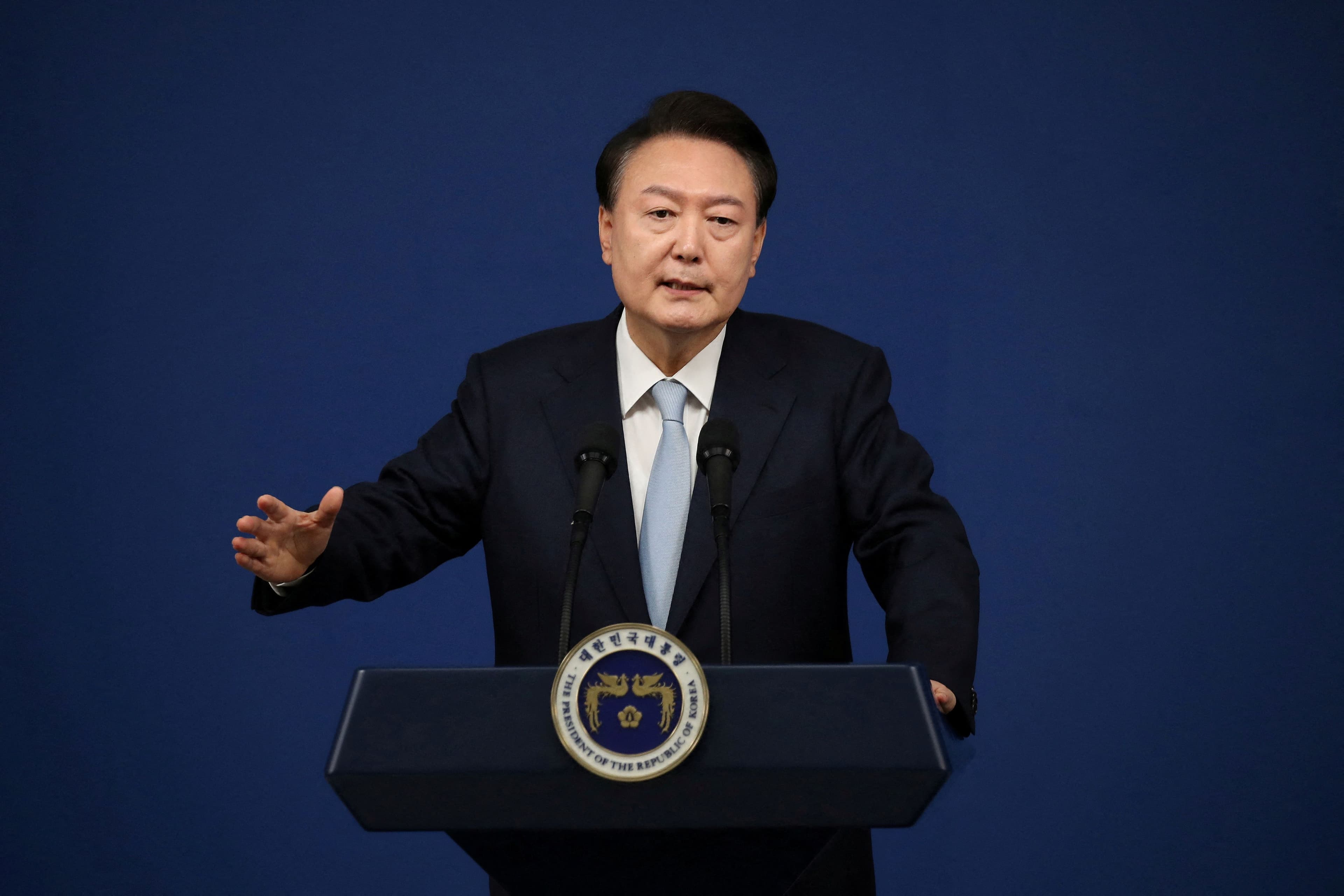 photologuephotos2024-122024-12-03t134439z_663545114_rc2lp9aeo6kv_rtrmadp_3_southkorea-politicsjpg