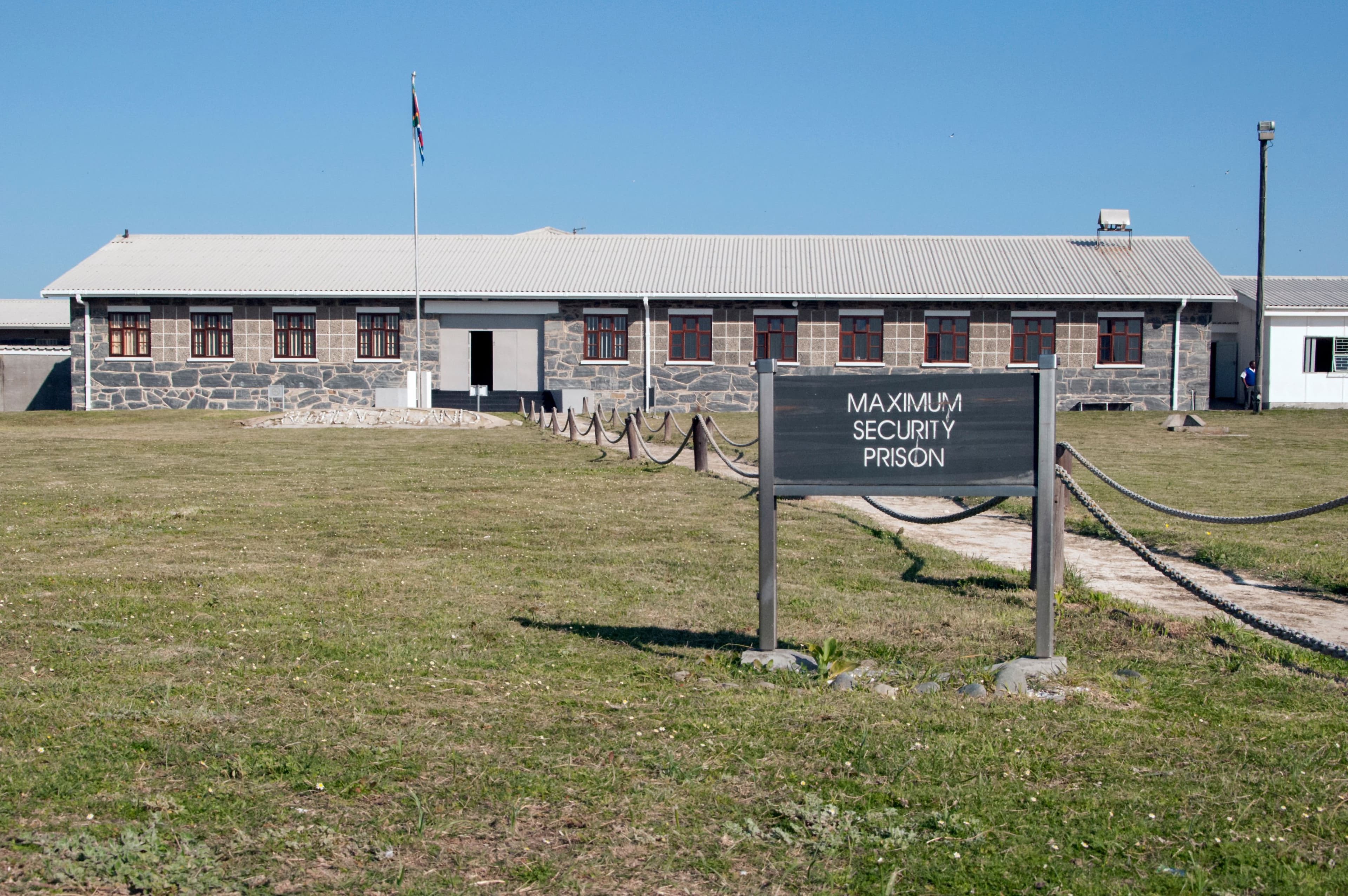 photologuephotos2025-02maximum_security_prison_robben_island_02jpg
