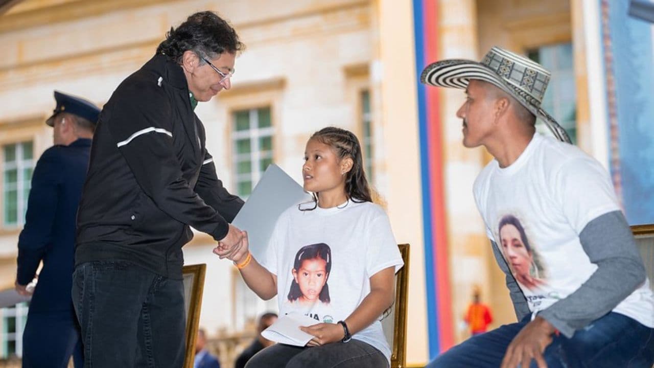 photologuephotos2025-06presidente_petro_pidio_perdon_a_la_comunidad_de_paz_de_san_jose_de_apartado_por_violaciones_a_los_derechos_humanosjpg