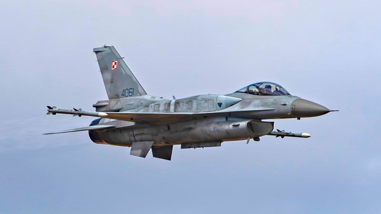 Avion F-16 2