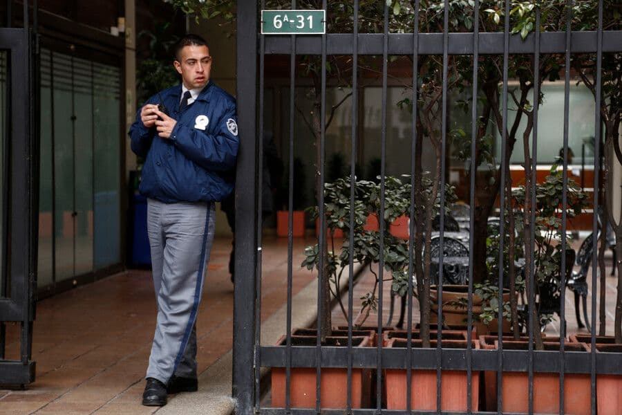 photologuephotos2023-05guardia_seguridad_bogotajpg photologuephotos2023-05guardia_seguridad_bogotajpg