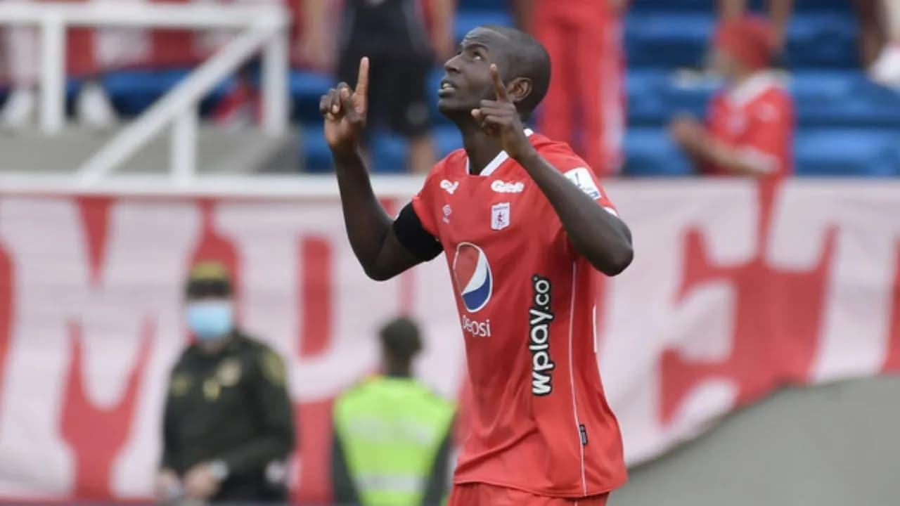photologuephotos2024-12adrian_ramos_leyenda_del_america_de_calijpg photologuephotos2024-12adrian_ramos_leyenda_del_america_de_calijpg