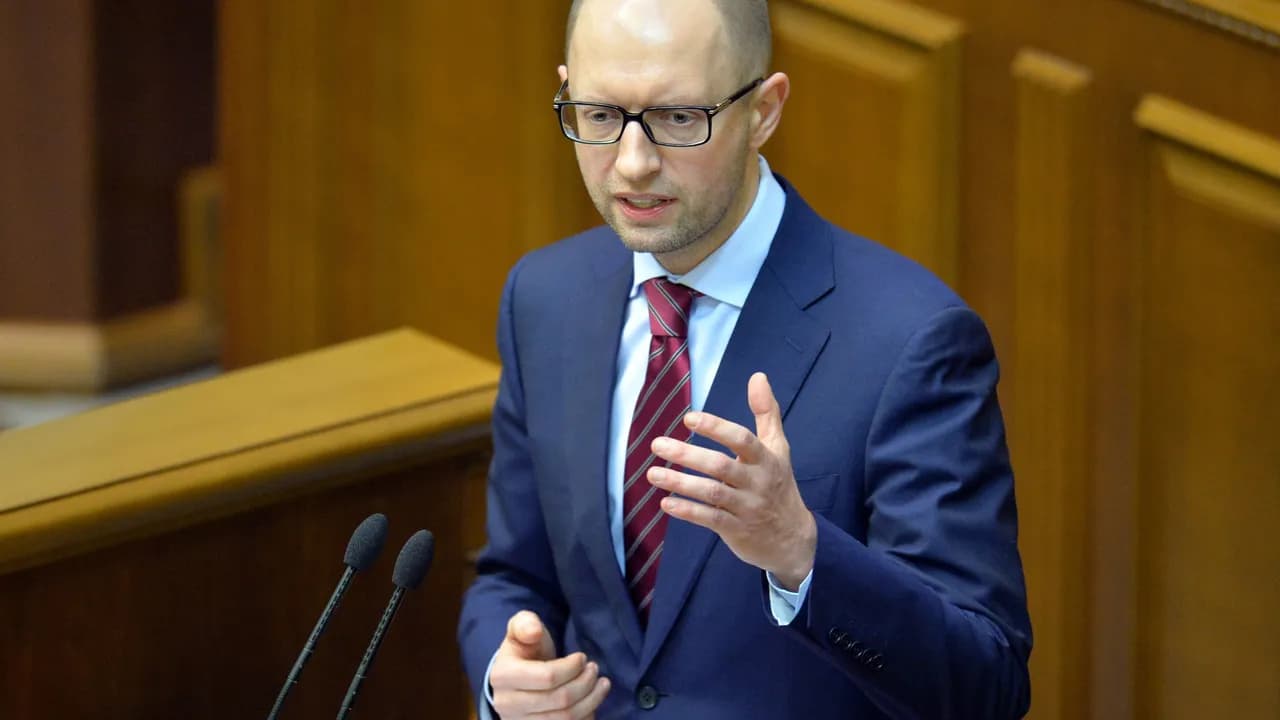 photologuephotos2025-05arseni-yatseniuk-durante-una-intervencionjpeg photologuephotos2025-05arseni-yatseniuk-durante-una-intervencionjpeg