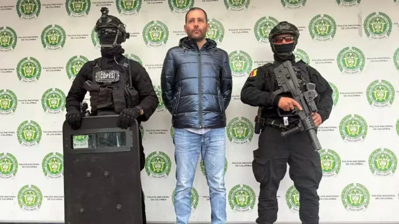photologuephotos2025-07capturan_en_bogota_al_maximo_capo_de_la_mafia_italiana_en_america_latinajpg photologuephotos2025-07capturan_en_bogota_al_maximo_capo_de_la_mafia_italiana_en_america_latinajpg