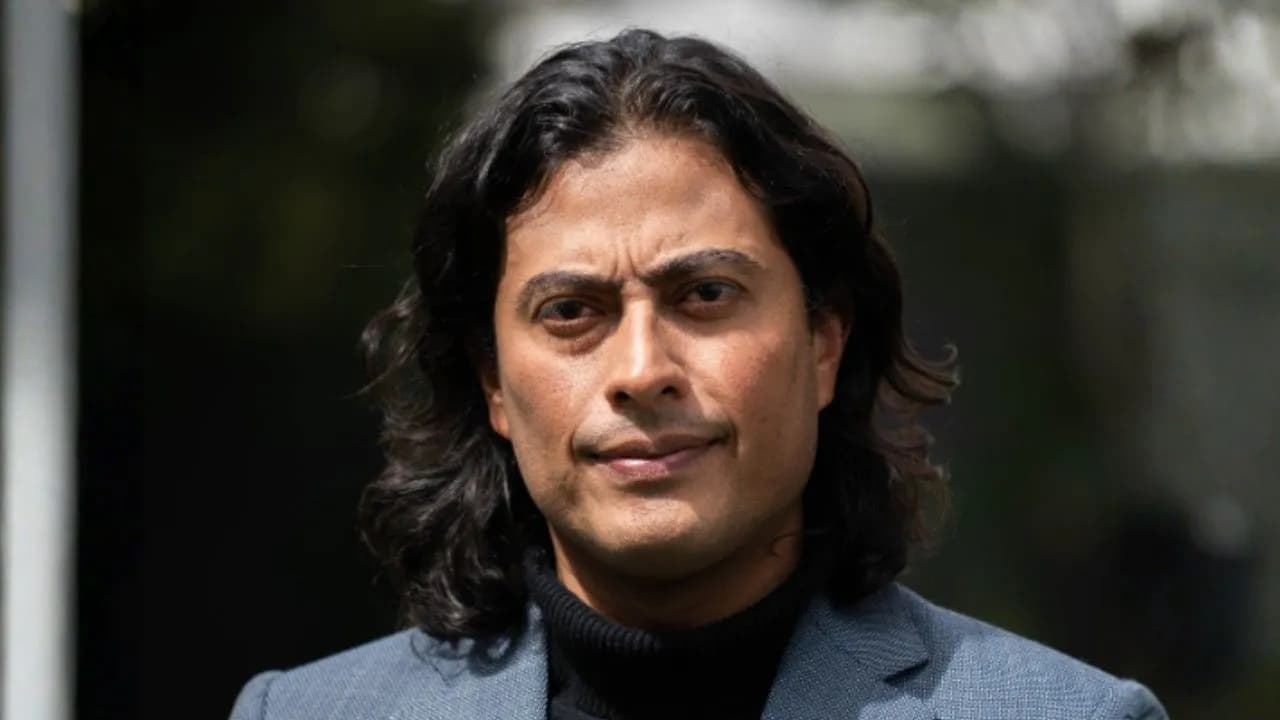 Nicolás Petro. Nicolás Petro.