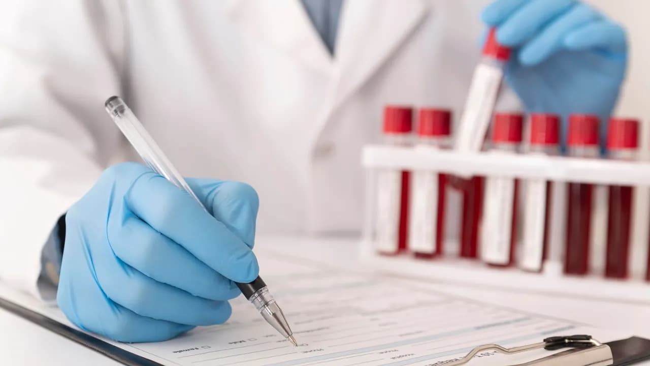 photologuephotos2022-11coronavirus-blood-samples-assortment-in-labjpg photologuephotos2022-11coronavirus-blood-samples-assortment-in-labjpg