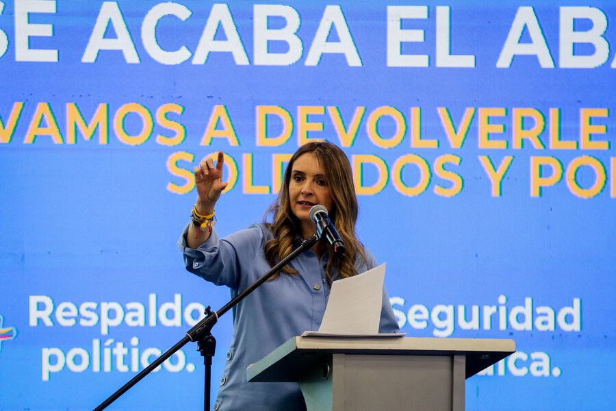 La candidata presidencial Paloma Valencia durante la presentación de sus propuestas en materia de seguridad. Foto: Colprensa - Catalina Olaya.