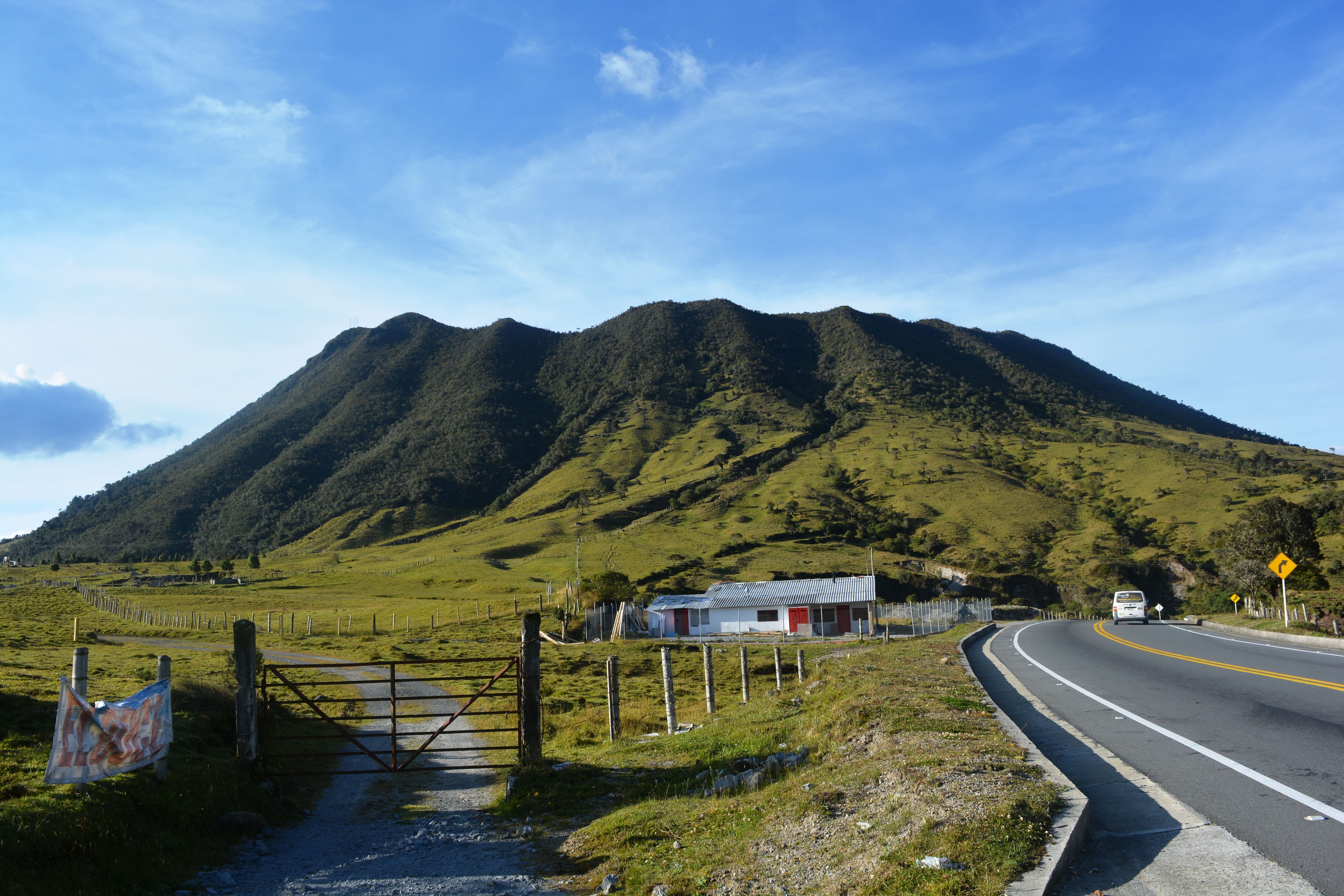 volcan_cerro_bravo_credito_servicio_geologico_colombiano_1.jpg
