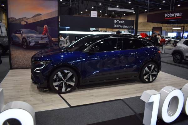 renault_megane_e-tech_1.jpg