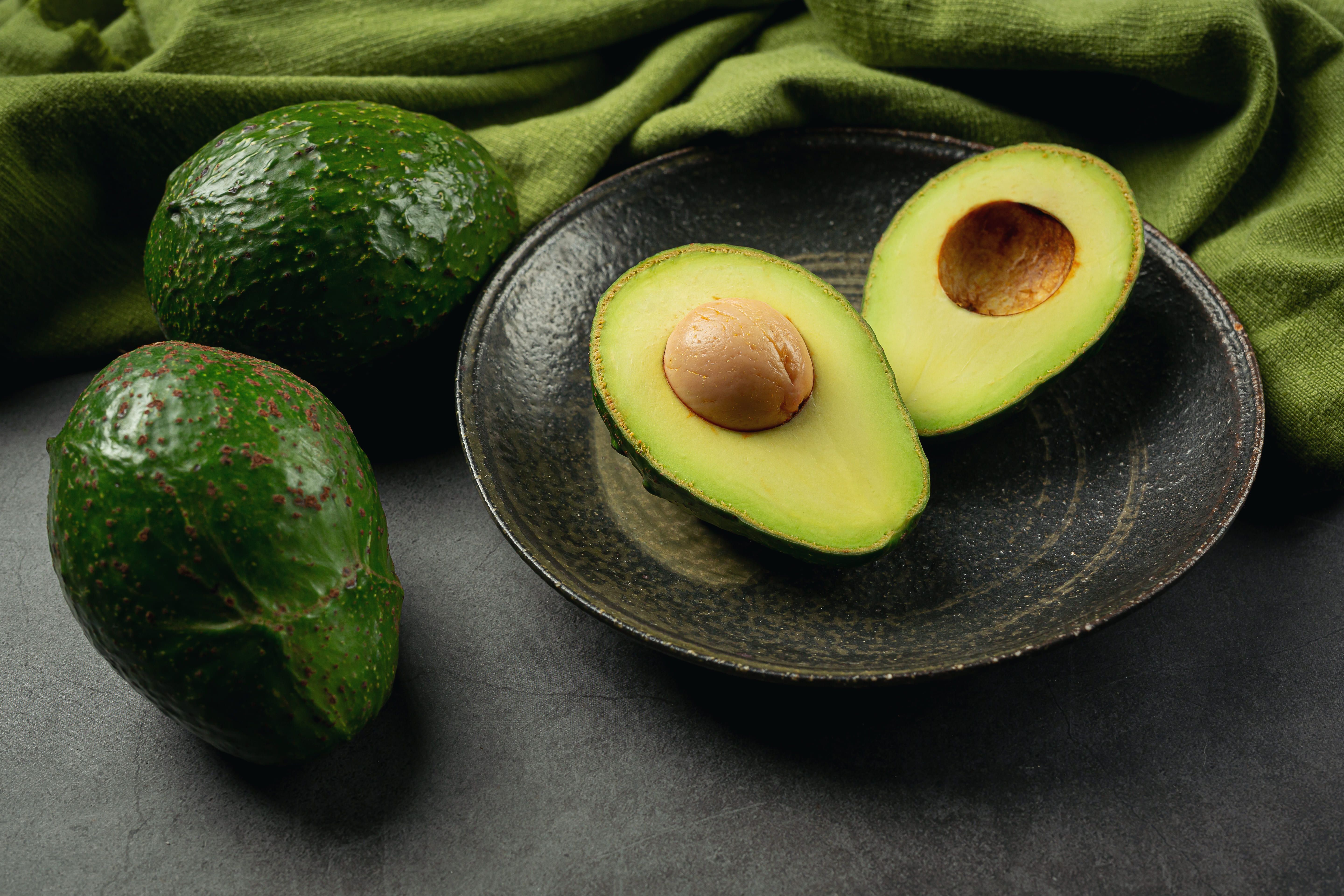 productos-aguacate-partir-aguacates-concepto-nutricion-alimentaria_1.jpg