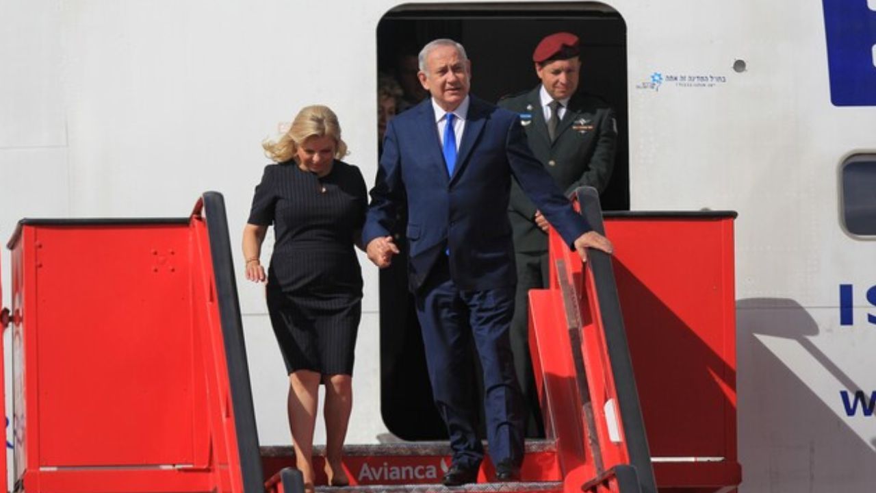 benjamin_netanyahu_en_avion_presidencial_0.jpg