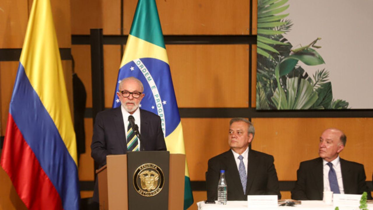 lula_da_silva_en_feria_del_libro.jpg