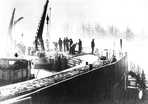 berlin_wall_1961-11-20.jpg