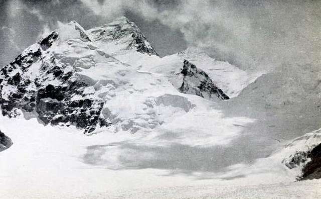 detail-everest-and-changtse-1921-cropped-6a76ff-640_1.jpg