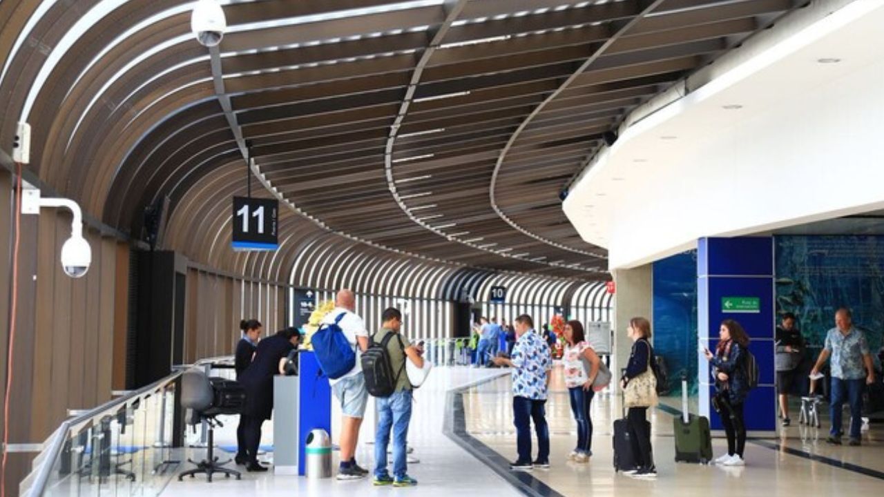 aeropuerto_internacional_jose_maria_cordova_0.jpg