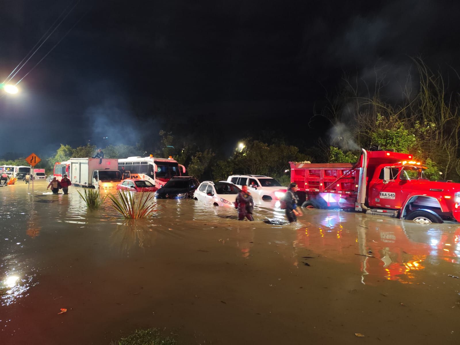 inundacion_autopista_norte.jpg