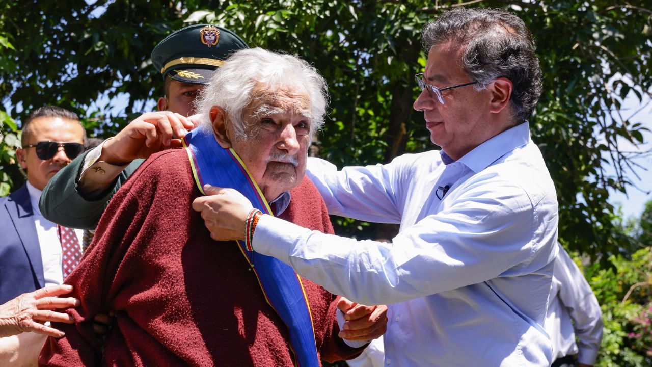 condecoracion_a_pepe_mujica.jpg