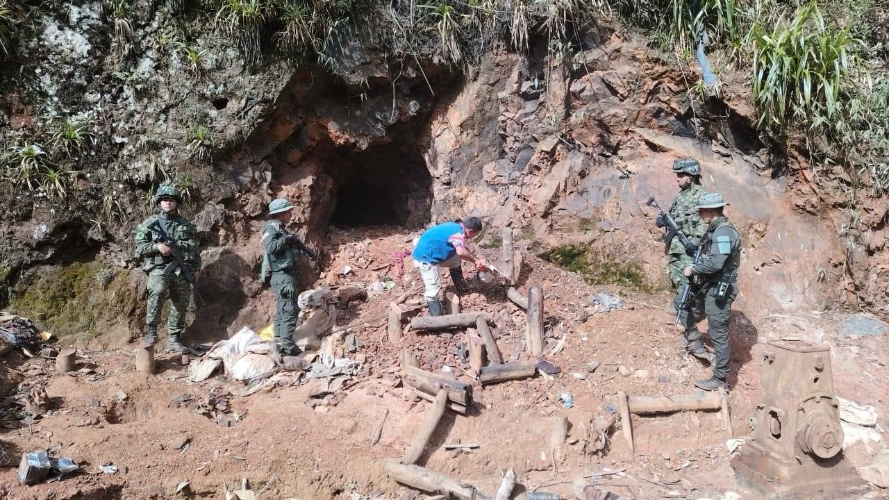 mineris_ilegal_2.jpg