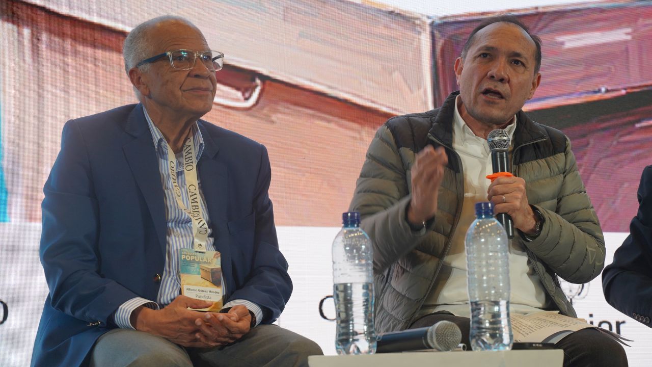 antonio_sanguino_en_el_panel_del_cambio.jpg