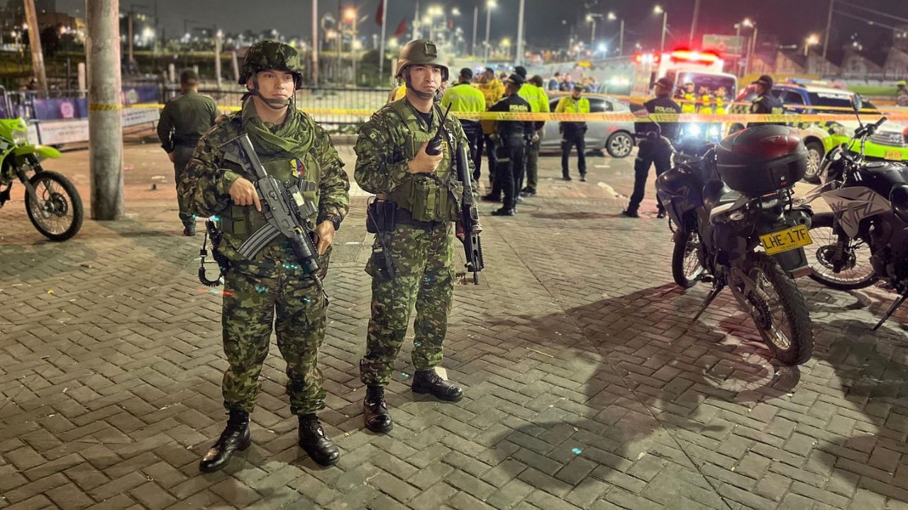 ejercito_nacional_en_el_centro_de_bogota.jpg