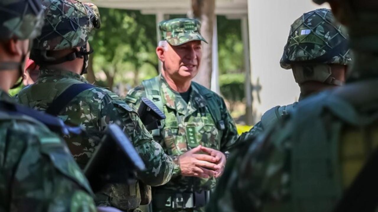 general_luis_emilio_cardozo_santamaria_comandante_del_ejercito_nacional.jpg