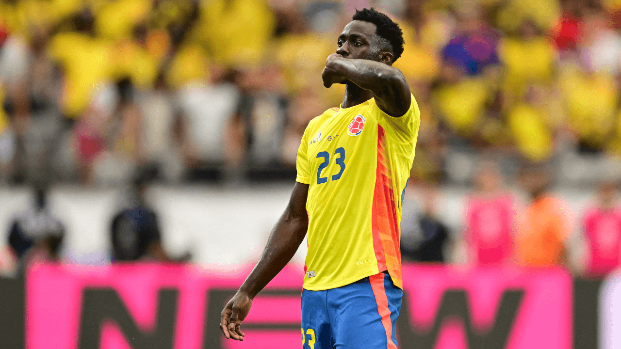 davinson_sanchez_celebra_ante_la_aficion_colombiana_en_la_copa_america_2024_0.png
