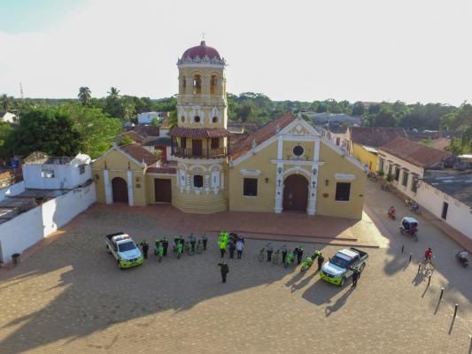 04._desde_la_emblematica_plaza_de_la_iglesia_de_la_concepcion_en_mompox_lanzamos_el_plan_semana_santa_apasionate_por_la_vida.jpg