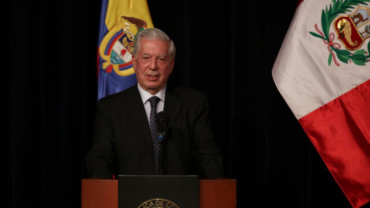 mario_vargas_llosa_en_peru_1.jpg