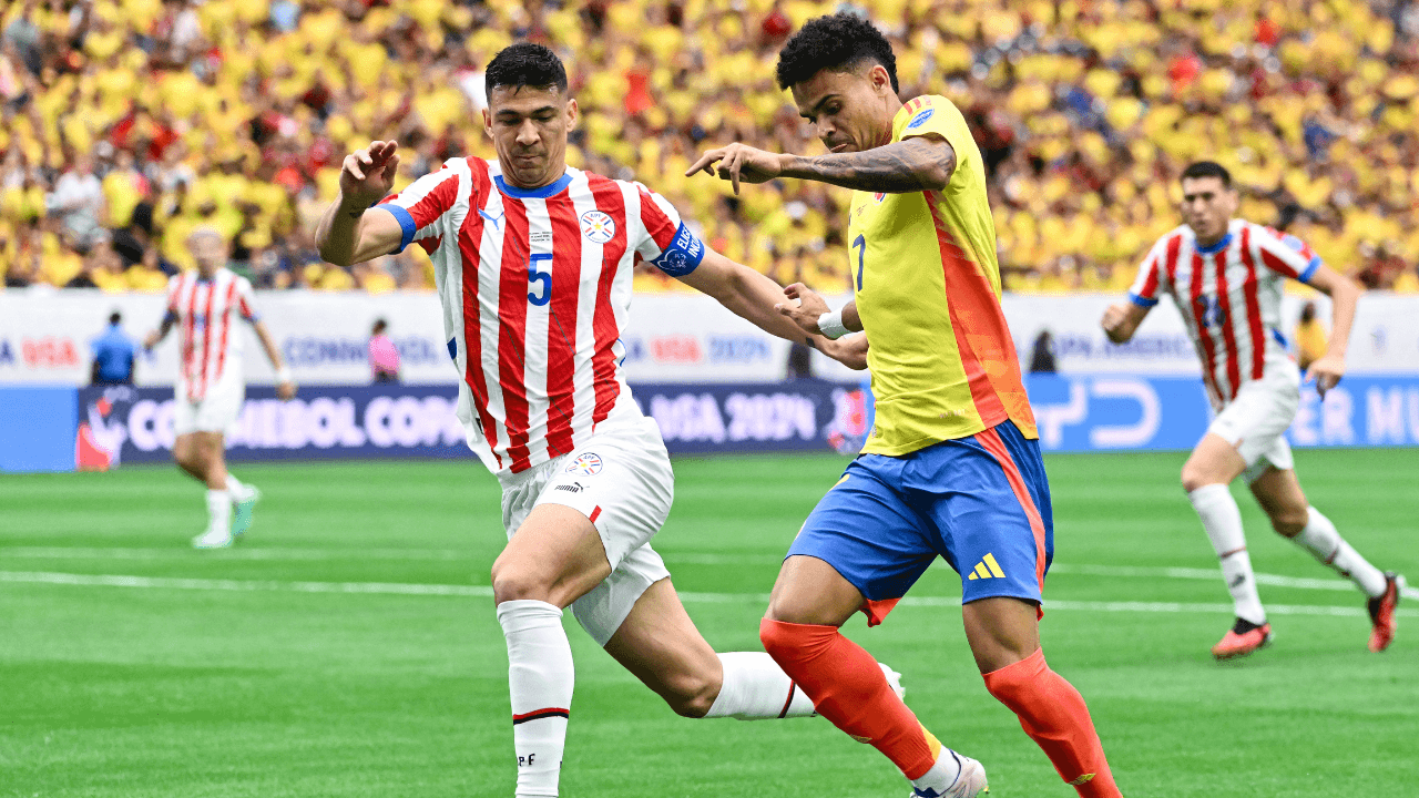 luis_diaz_regatea_ante_un_defensor_paraguayo_en_la_copa_america_2024_2.png