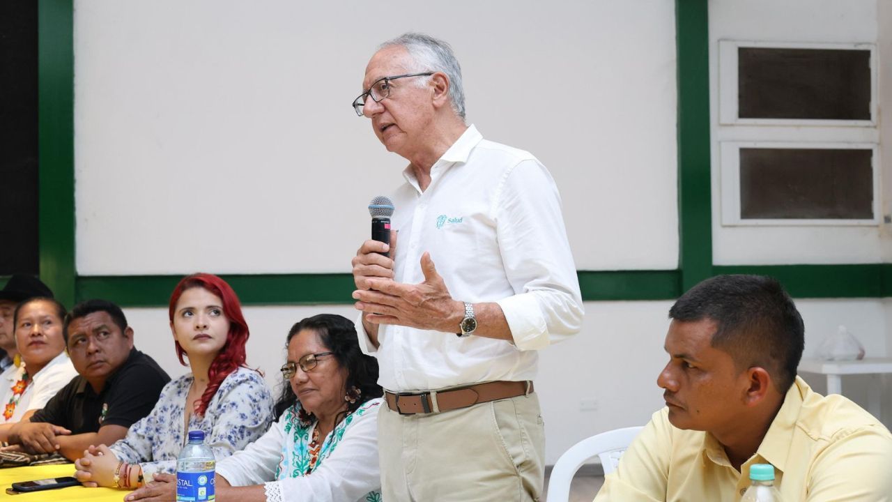ministro_jaramillo_en_puerto_gaitan.jpg