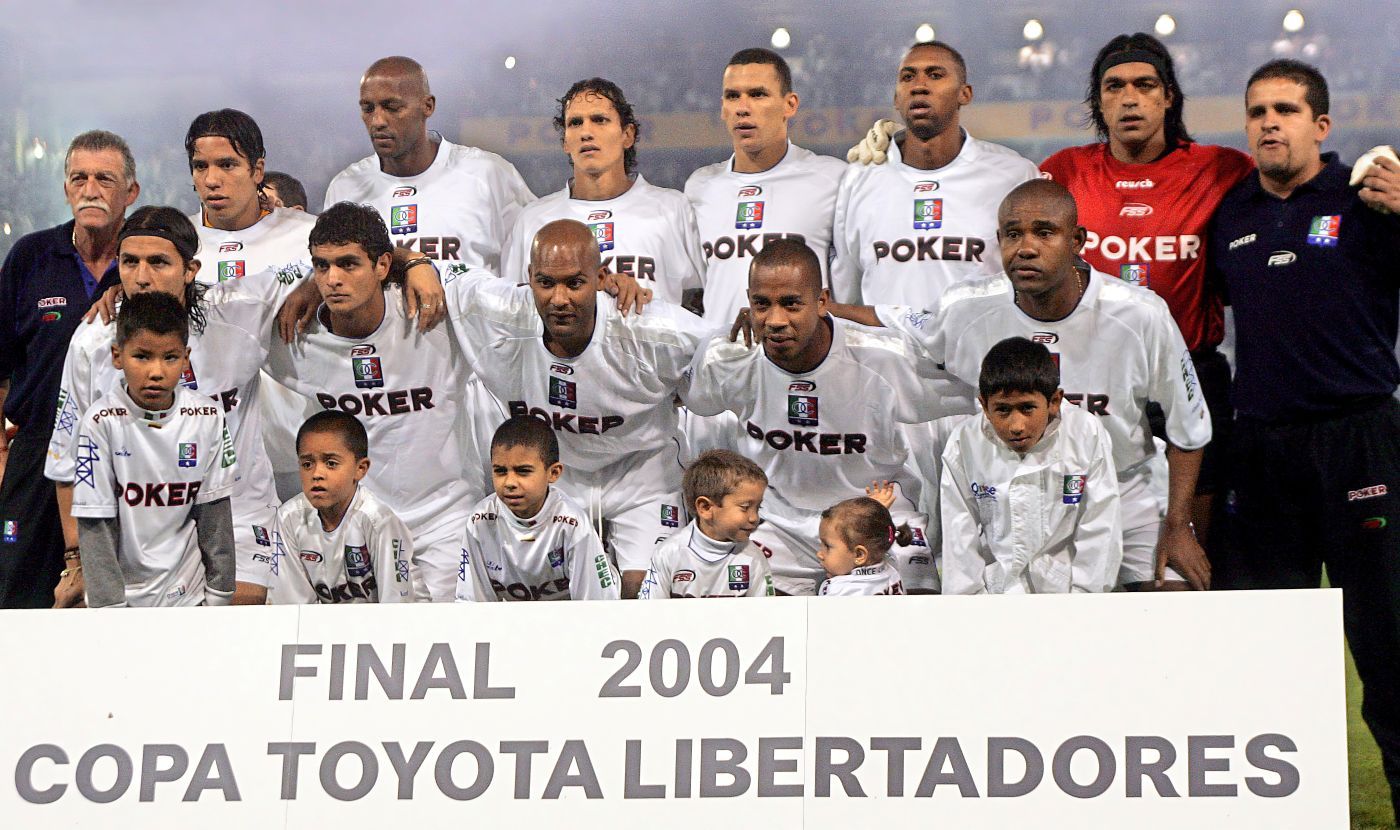 13_once_caldas_2004_tamano.jpg