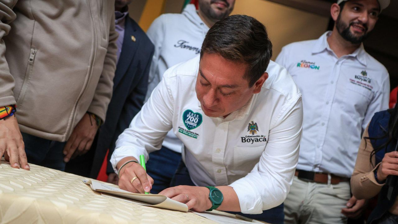 firma_acuerdo_parameros.jpg