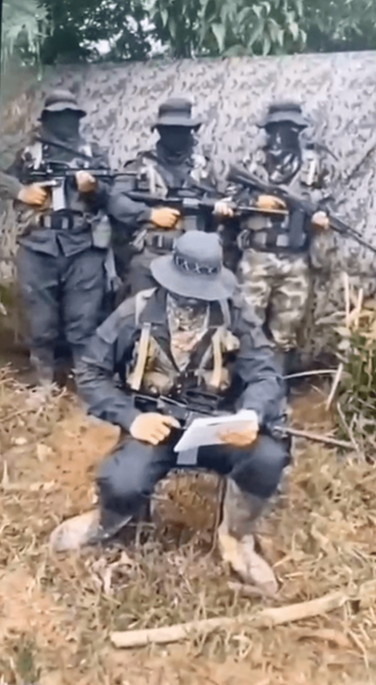grupo_armado.png