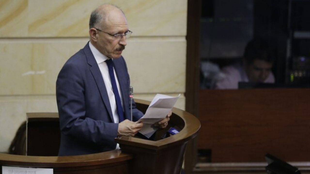 senador_temistocles_ortega.jpg