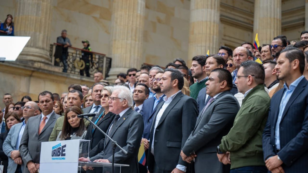 miguel-uribe-papa-campana.jpg