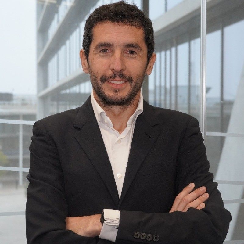 oscar_muniz_2_1.jpg