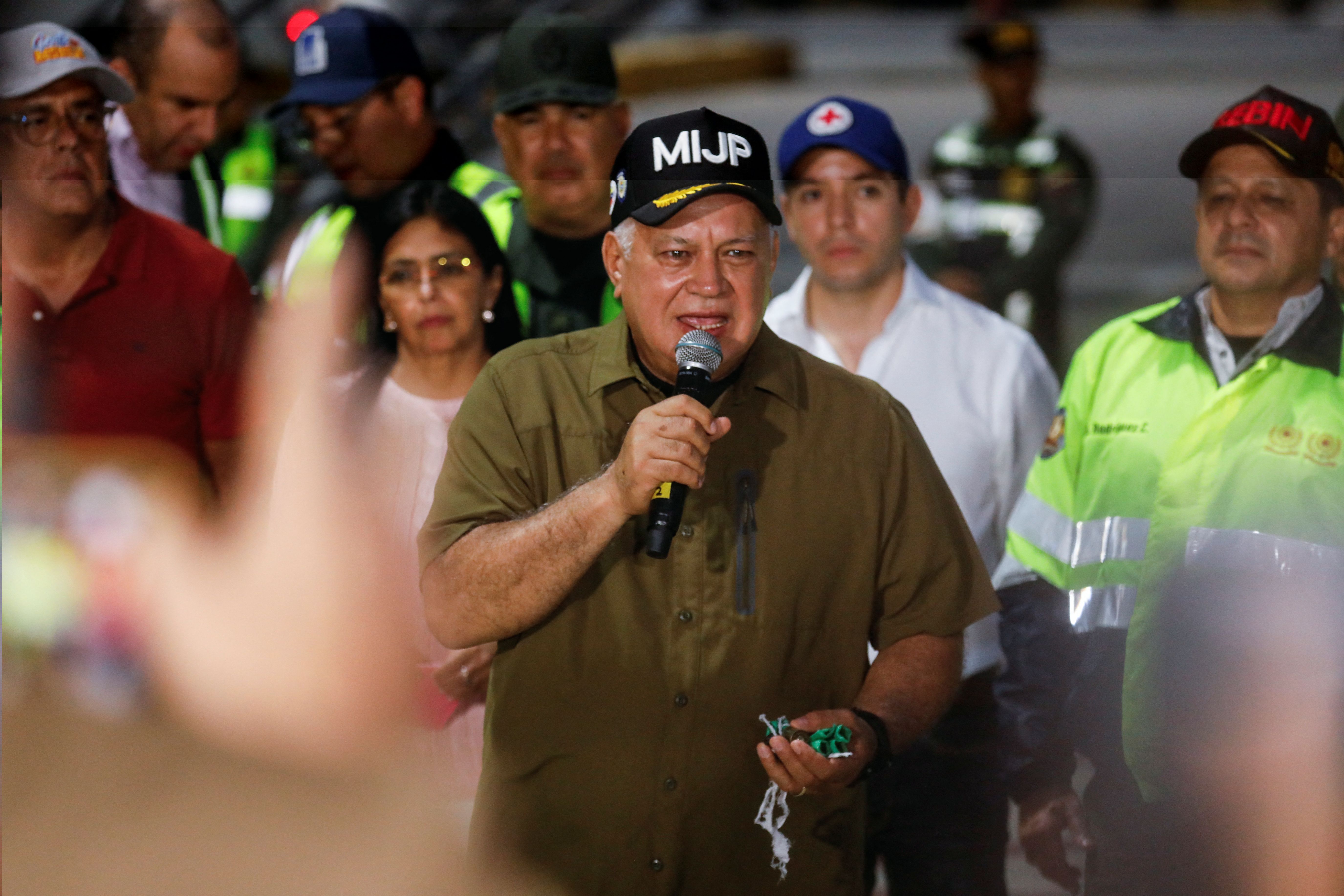 2025-07-19t005510z_31499388_rc2bpfap577s_rtrmadp_3_usa-trump-migration-venezuela.jpg