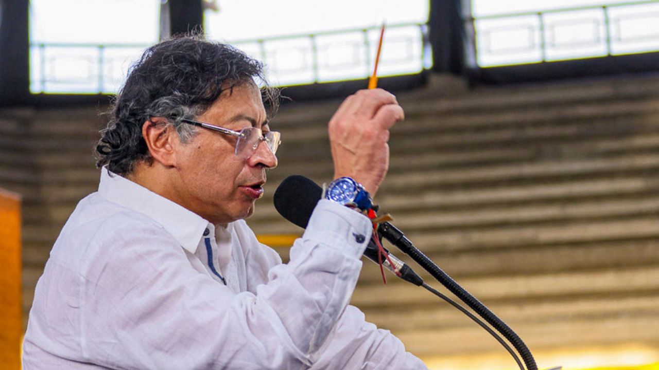 Presidente Petro cuestiona ataques estadounidenses