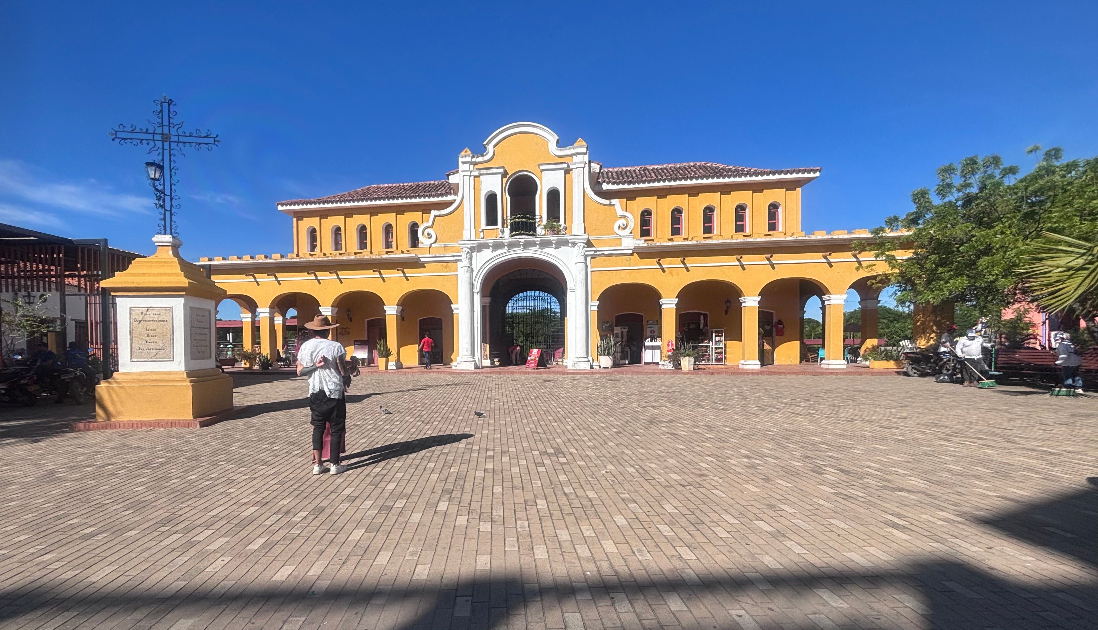 Mompox: imagen del antiguo edificio de la aduana y el mercado.