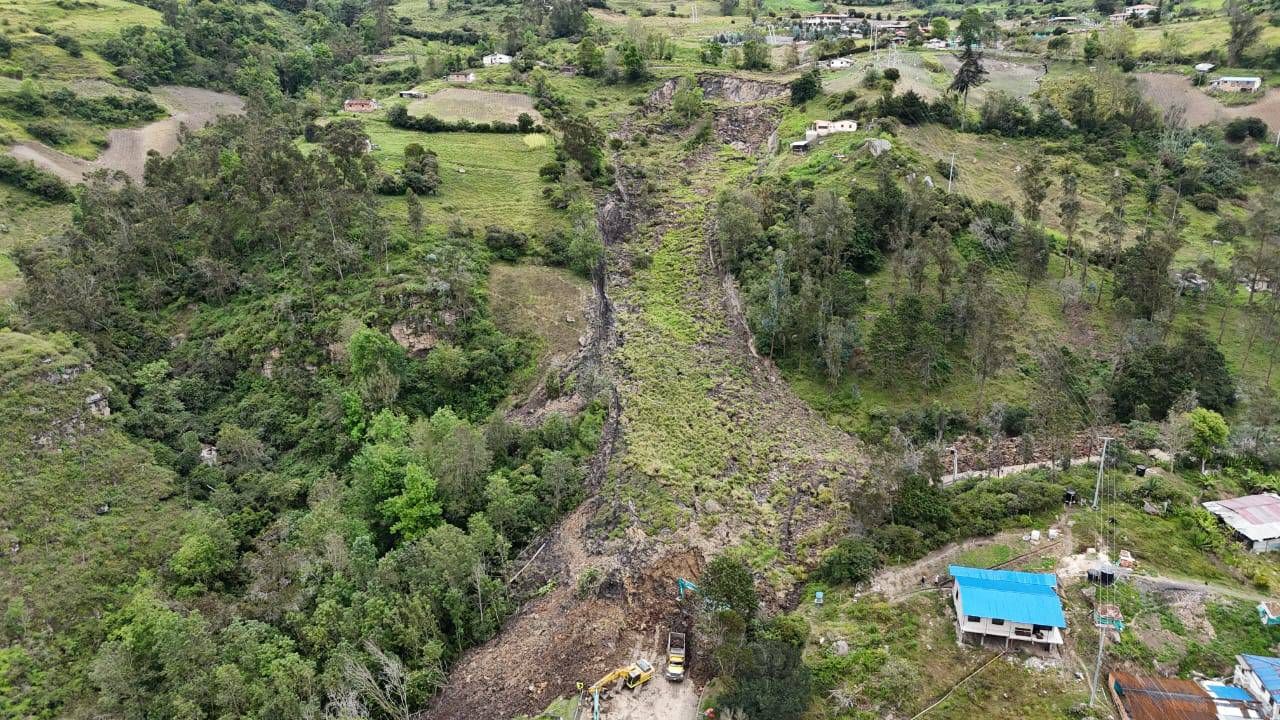 Vía al llano bloqueada