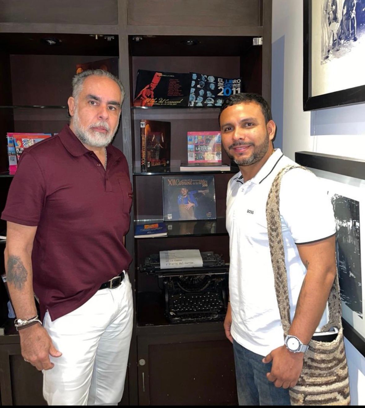 Armando Benedetti y Wilson Quimbayo, durante una reunión en La Cueva, en Barranquilla.