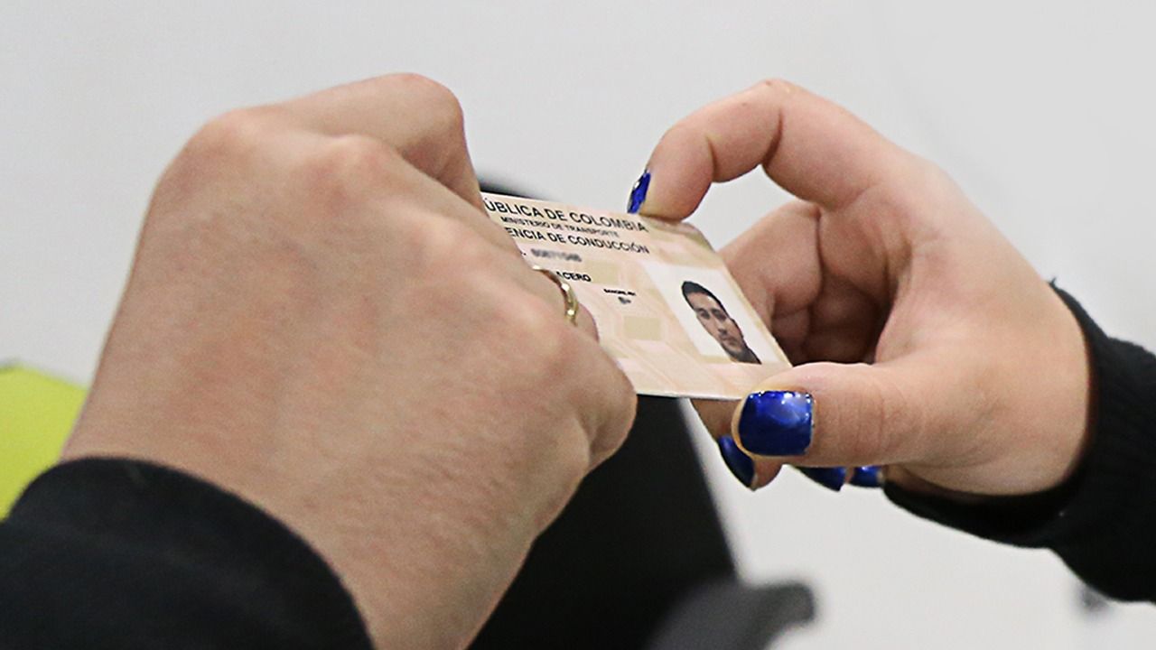 photologuephotos2025-01licencia_de_conduccionjpg